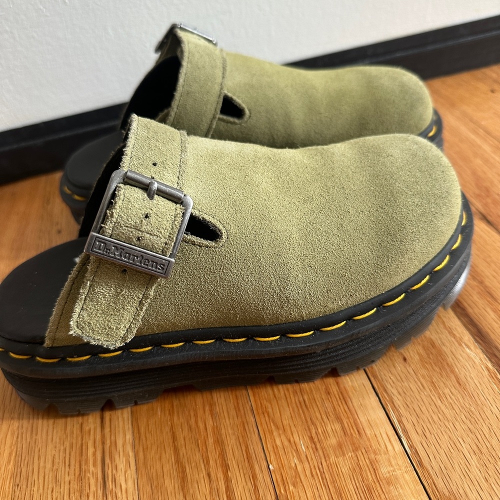 Dr. Martens Olive Zebzag